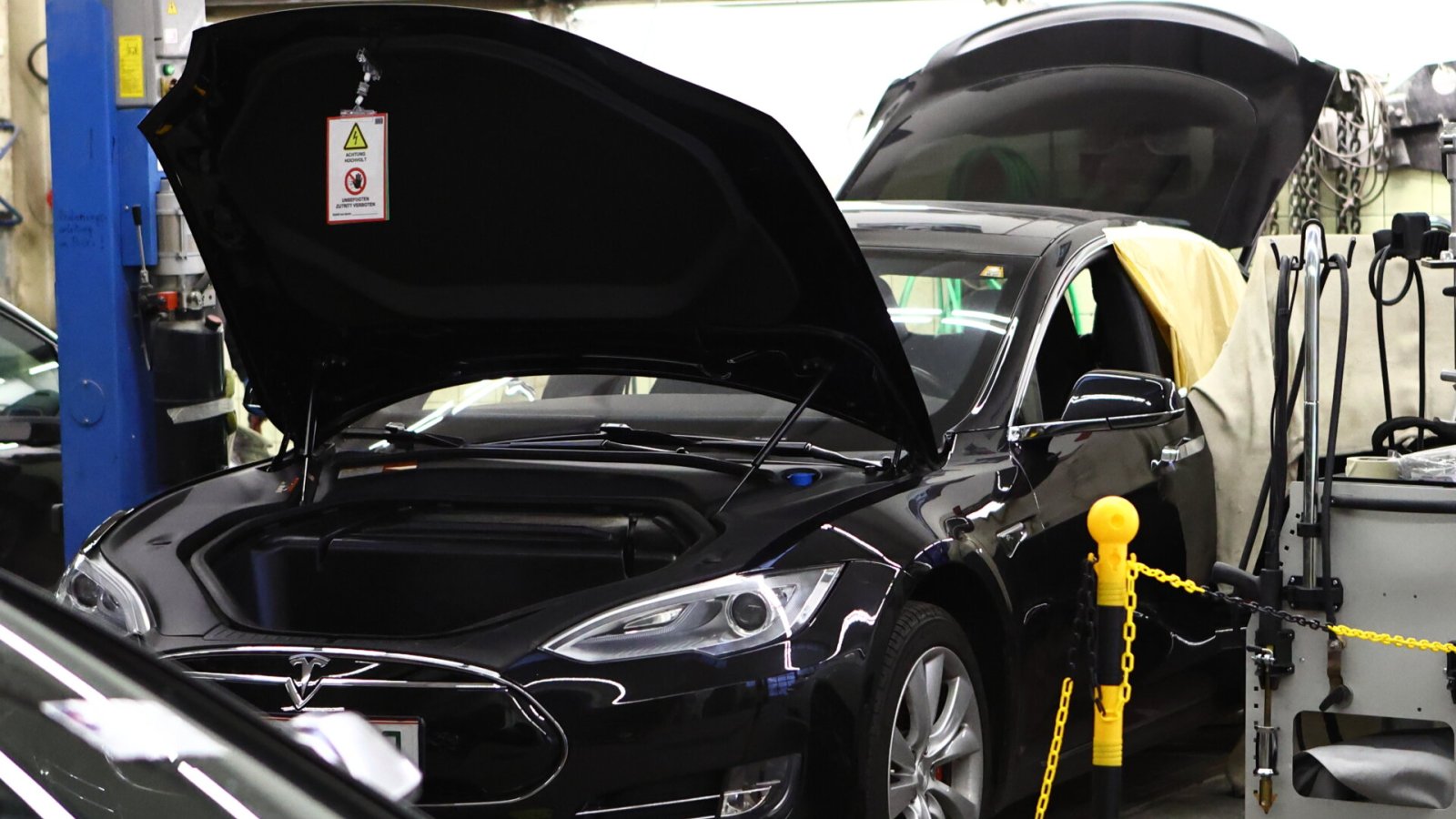 KFZ Schaden am Tesla