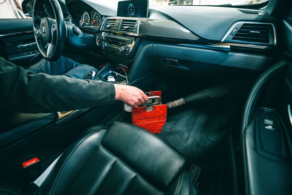 Desinfektion der Klimaanlage im Auto