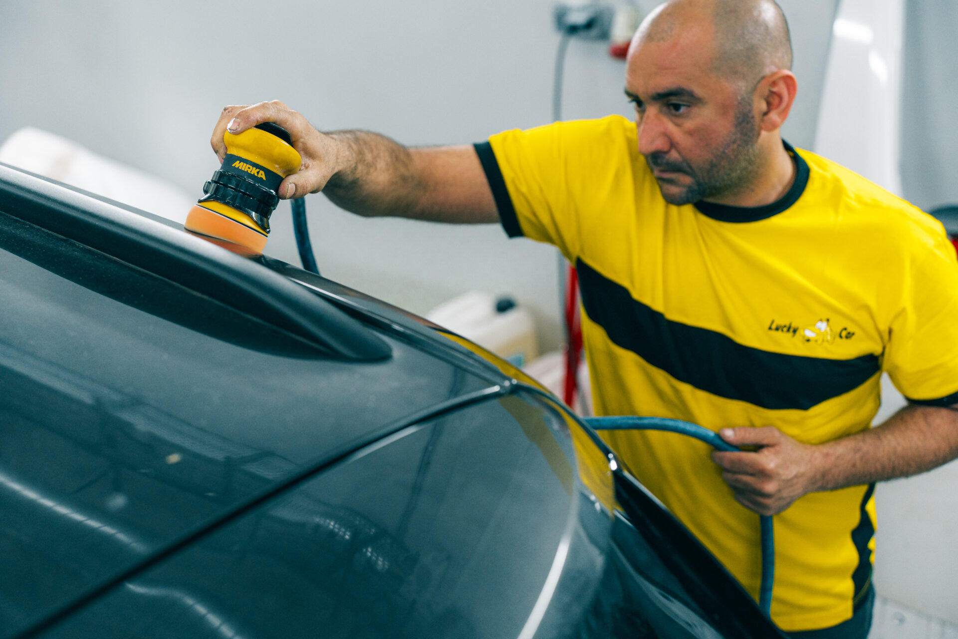 Lackreparatur am Auto